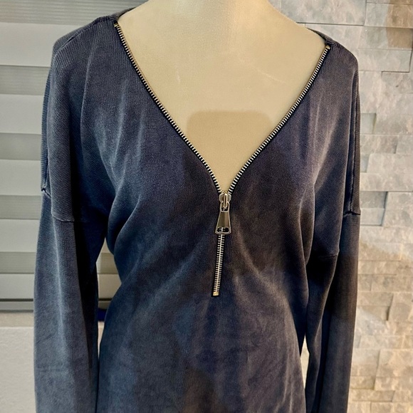 PBJ BLUES Quarter Zip Pullover - Indigo ✨
Like New! - Picture 2 of 2